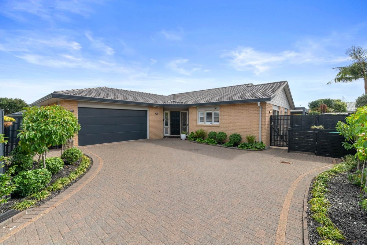 17 Lushington Place, Huntington Park, Auckland - Carousel 1