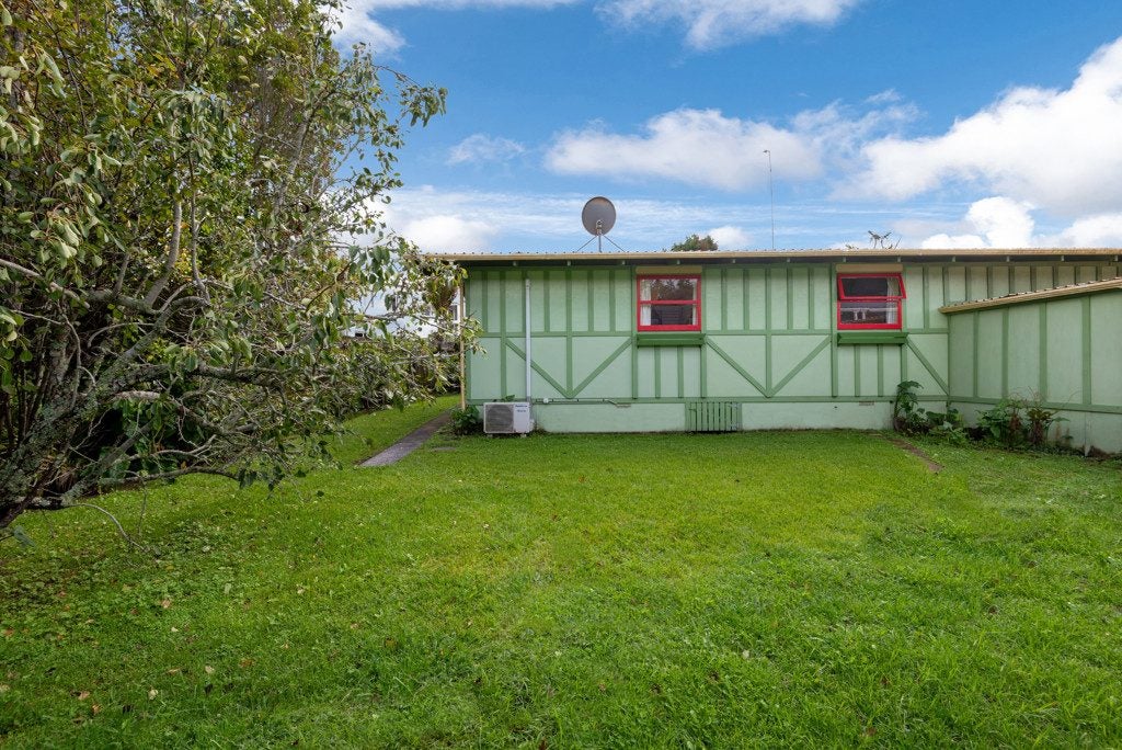 1/68 Glenvar Road, Torbay, Auckland - Carousel 1