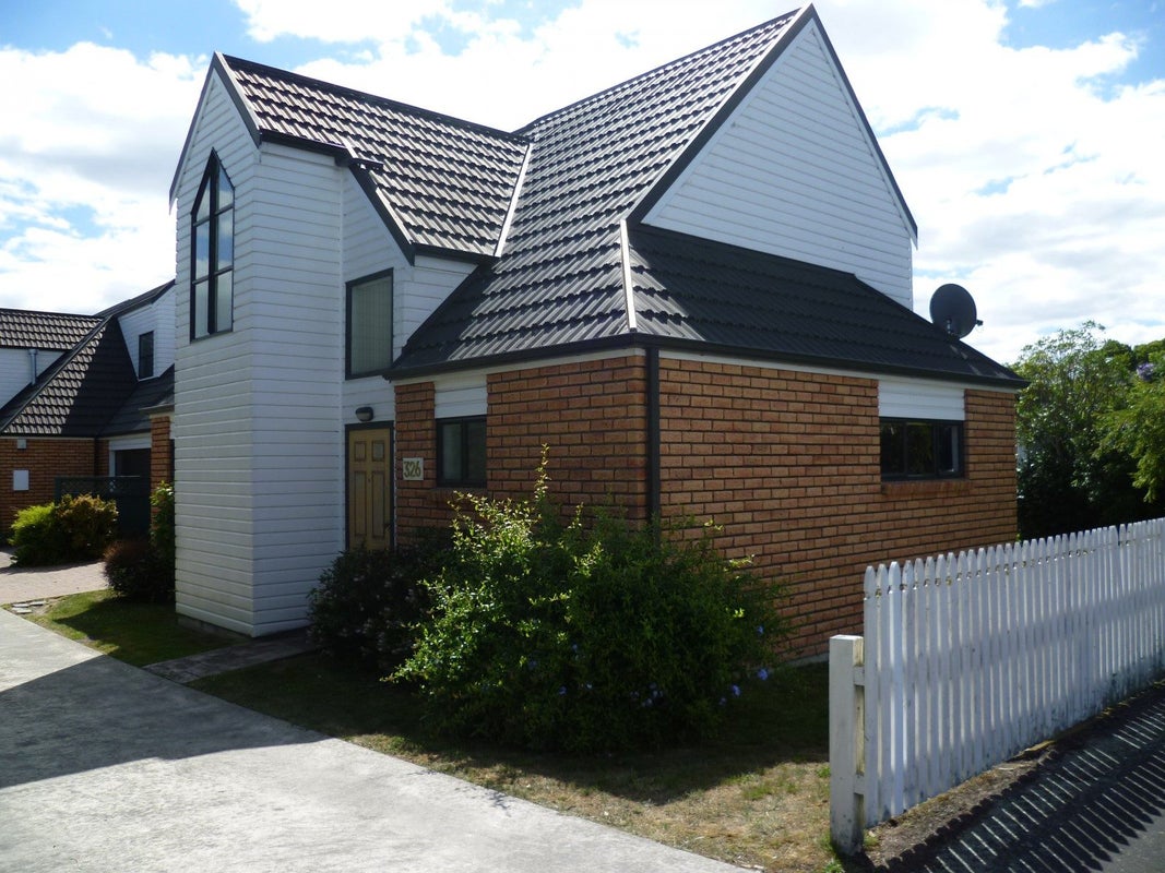326 Albert Street, Hokowhitu, Palmerston North - Carousel 1