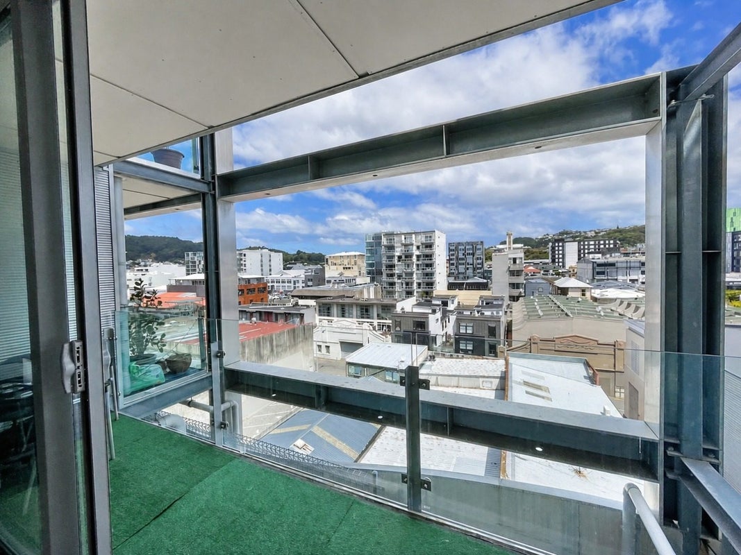 24/72 Tory Street, Te Aro, Wellington - Carousel 1