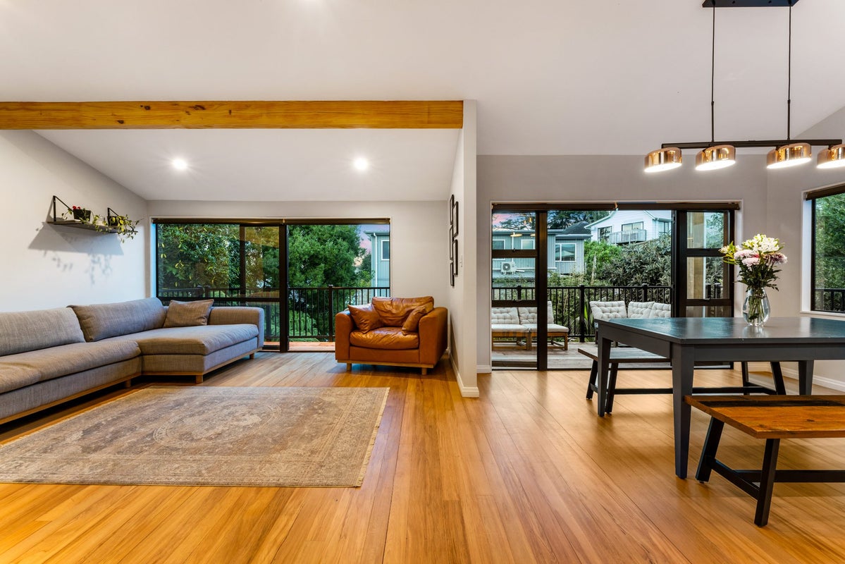 2/21 Aorangi Place, Birkenhead, Auckland - Carousel 2