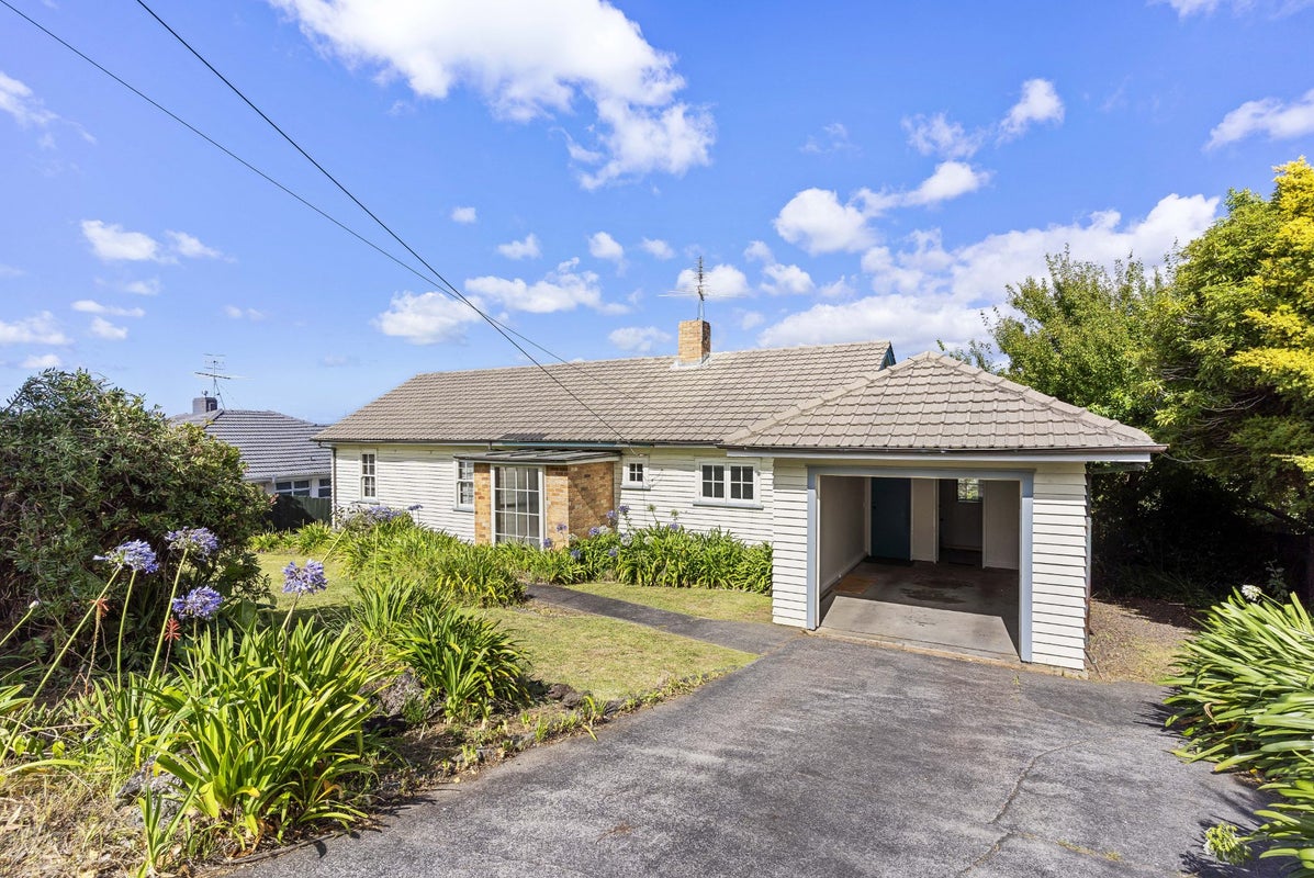 57 Parkhill Road, Mellons Bay, Auckland - Carousel 1