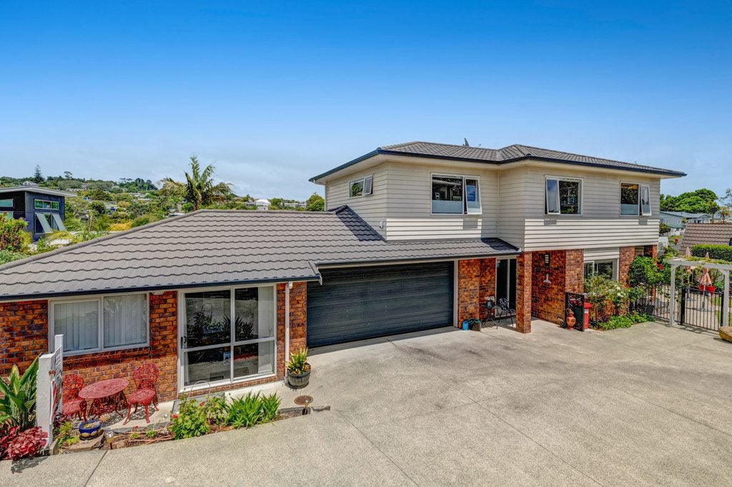 13 Andre Rise, Stanmore Bay, Whangaparaoa - Carousel 1