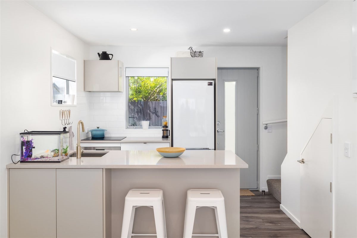 3/51 Hills Road, Edgeware, Christchurch - Carousel 2