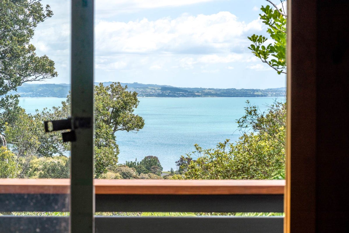 9 O'brien Road, Omiha, Waiheke Island - Carousel 2