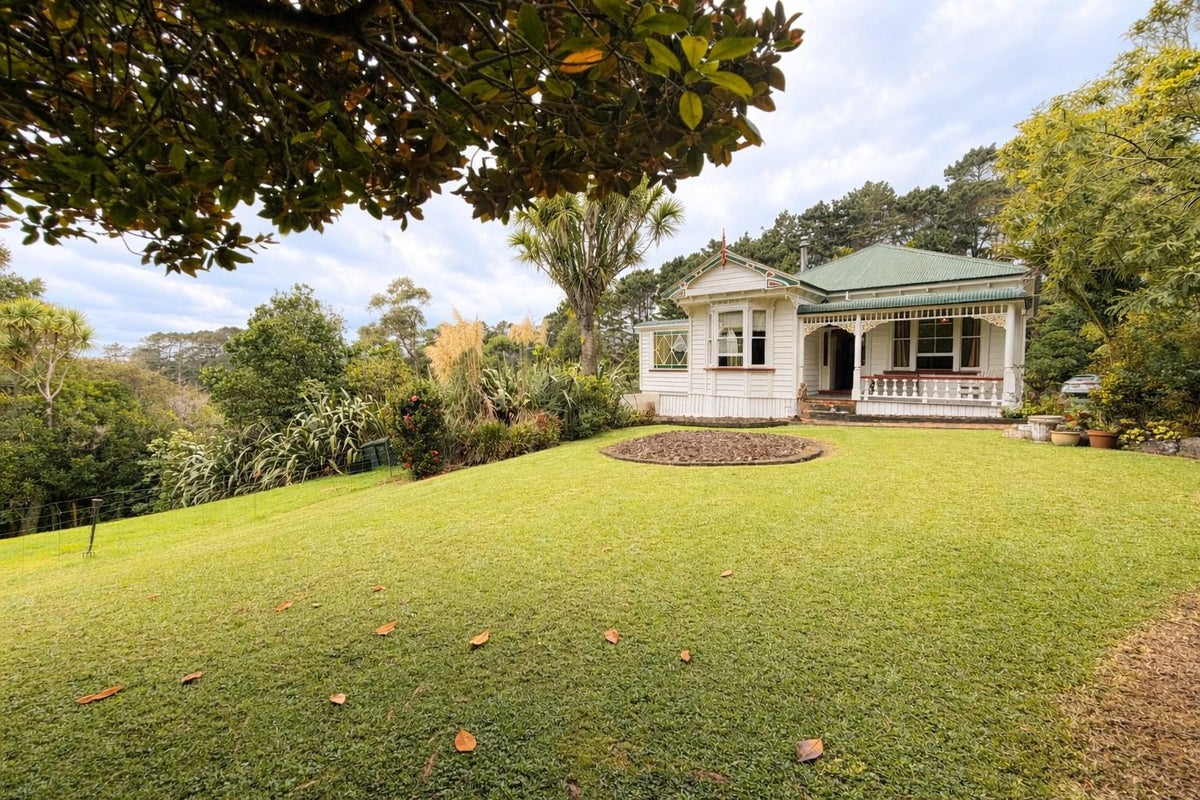 466 Wairere Road, Waitakere, Auckland - Carousel 1