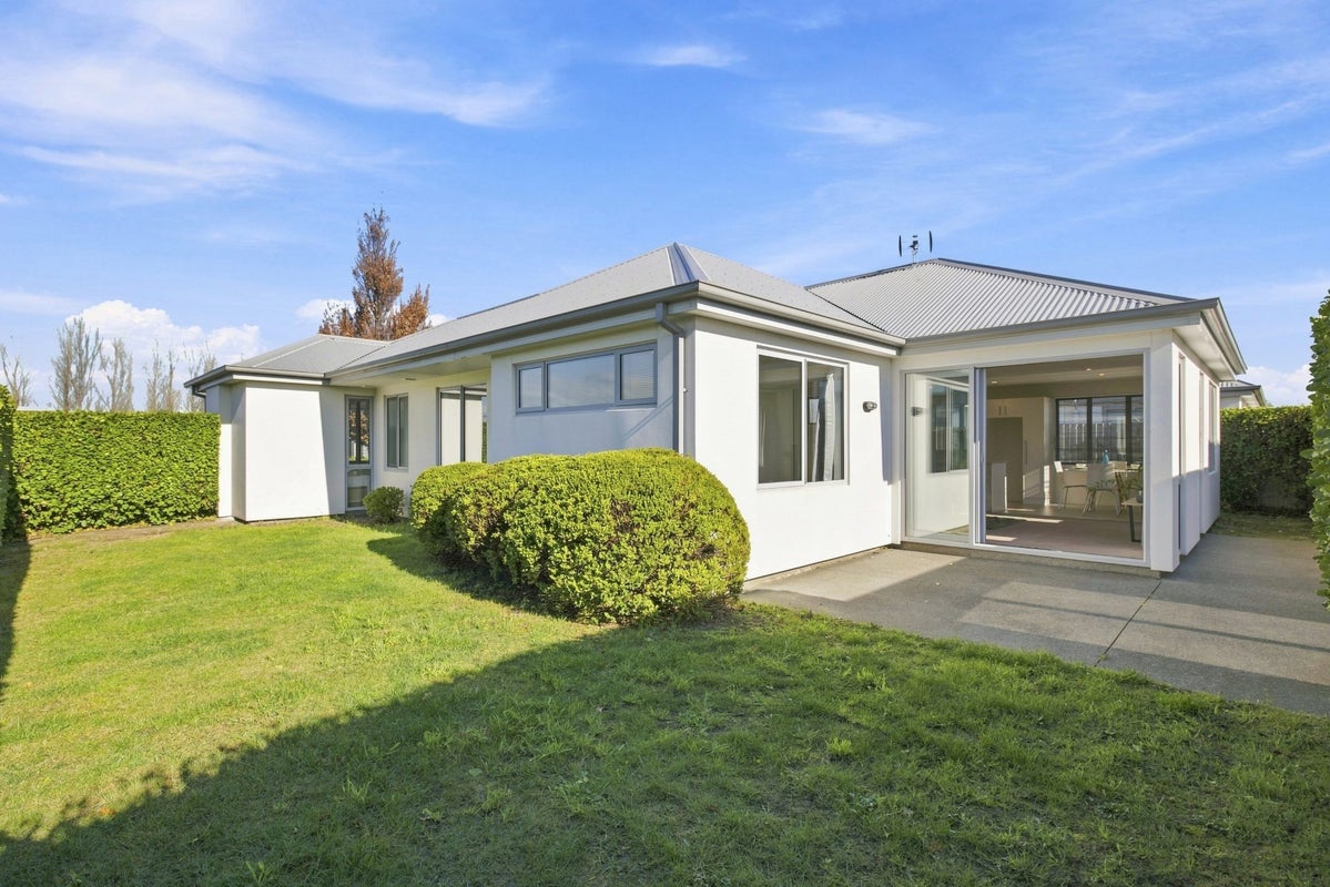 8 Caulfield Avenue, Halswell, Christchurch - Carousel 1