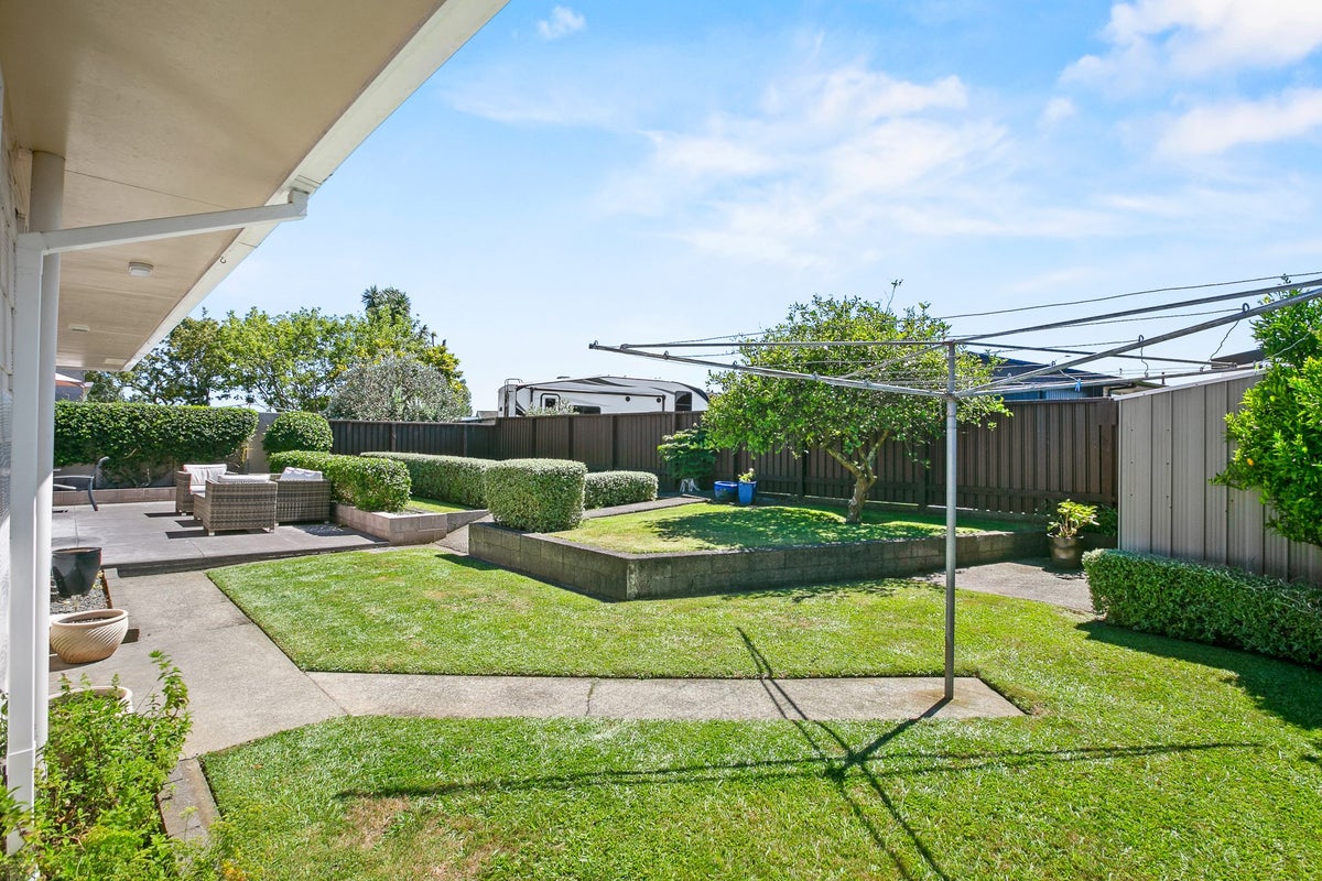 68 Manu Crescent, Upper Vogeltown, New Plymouth - Carousel 16
