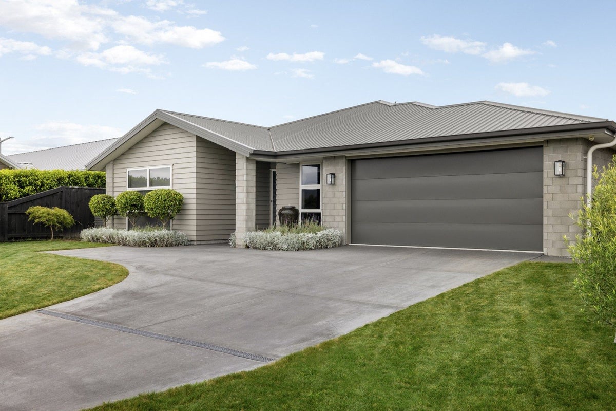 61 Te Ranga Memorial Drive, Pyes Pa, Tauranga - Carousel 1