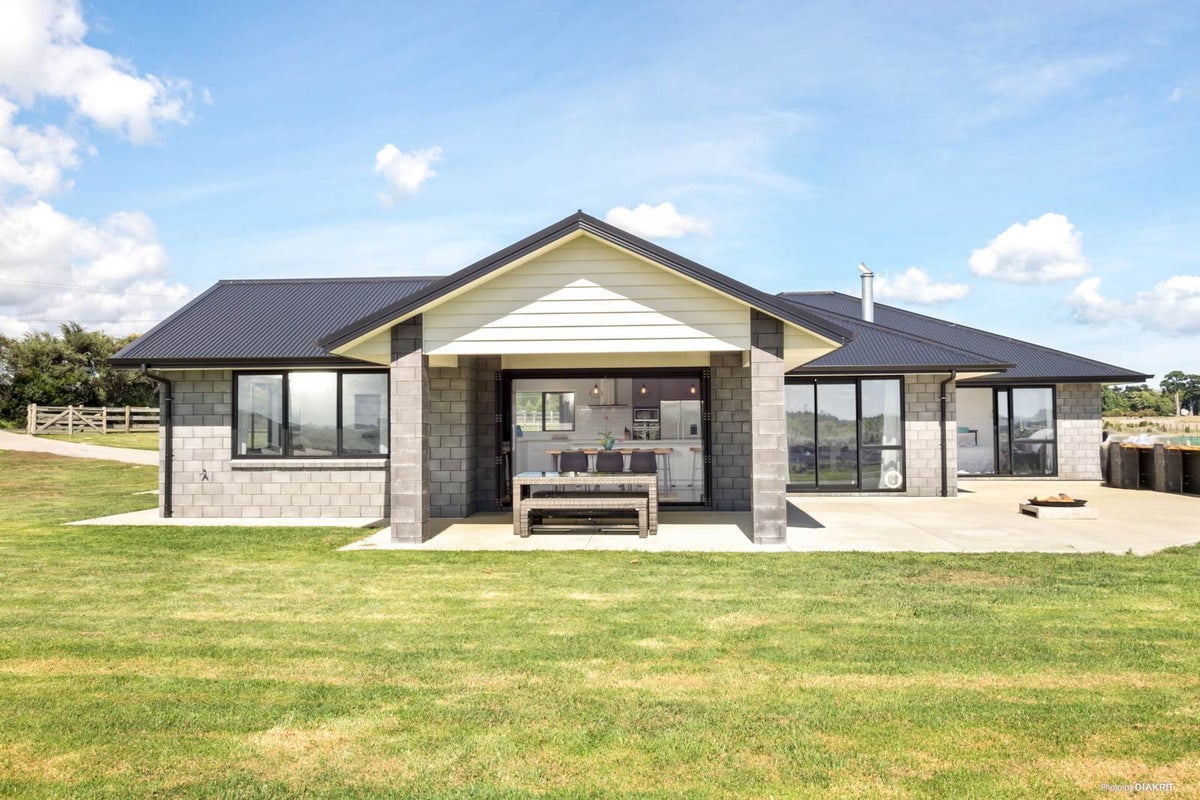 22 Taurangaruru Road, Karioitahi, Waiuku - Carousel 1