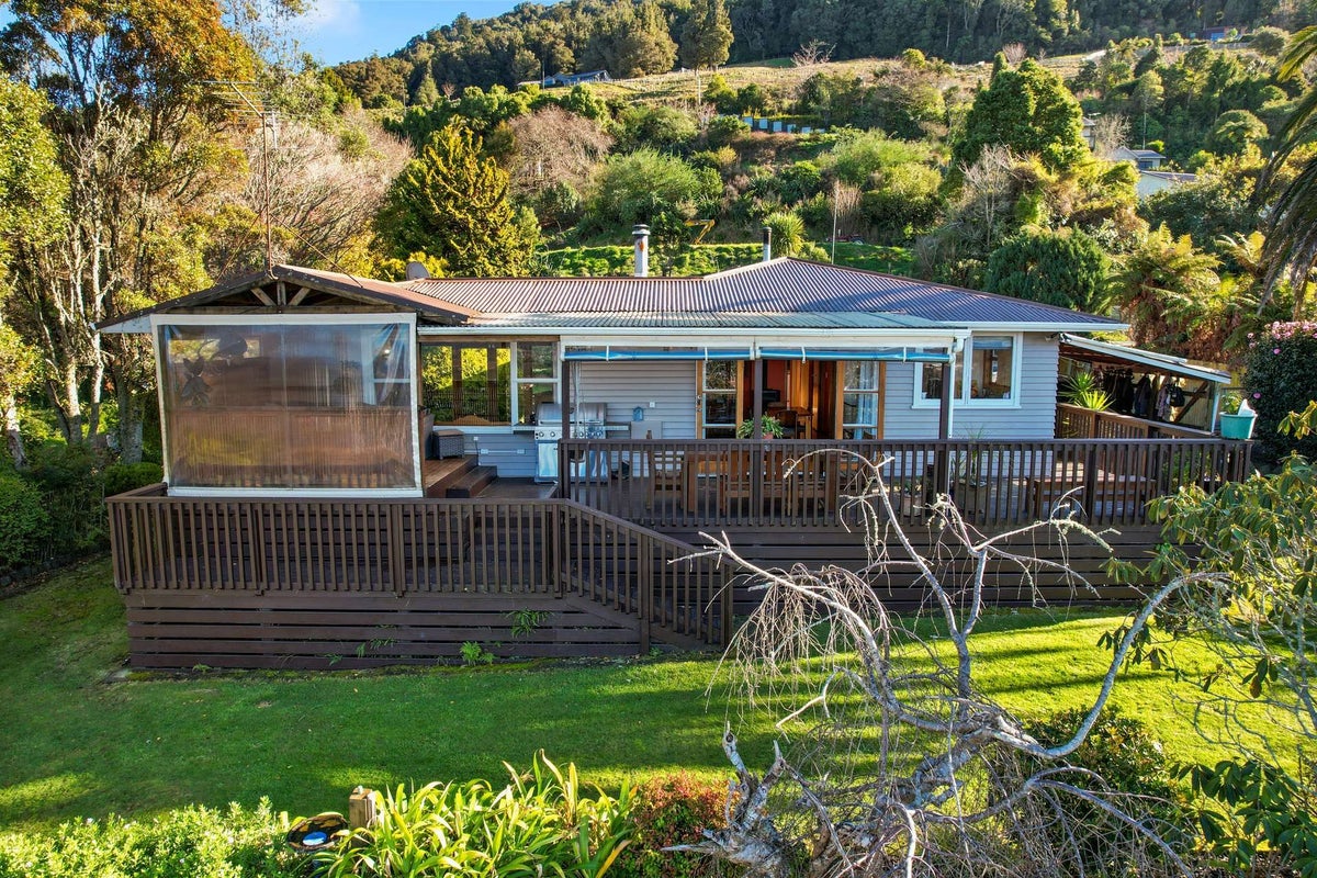6 Edward Street, Western Heights, Rotorua - Carousel 2