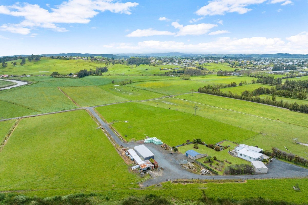 1/116 Beach Road, Castor Bay, Auckland - Carousel 2