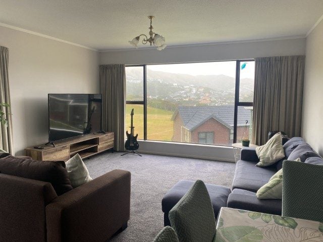 5 Atwood Grove, Churton Park, Wellington - Carousel 2