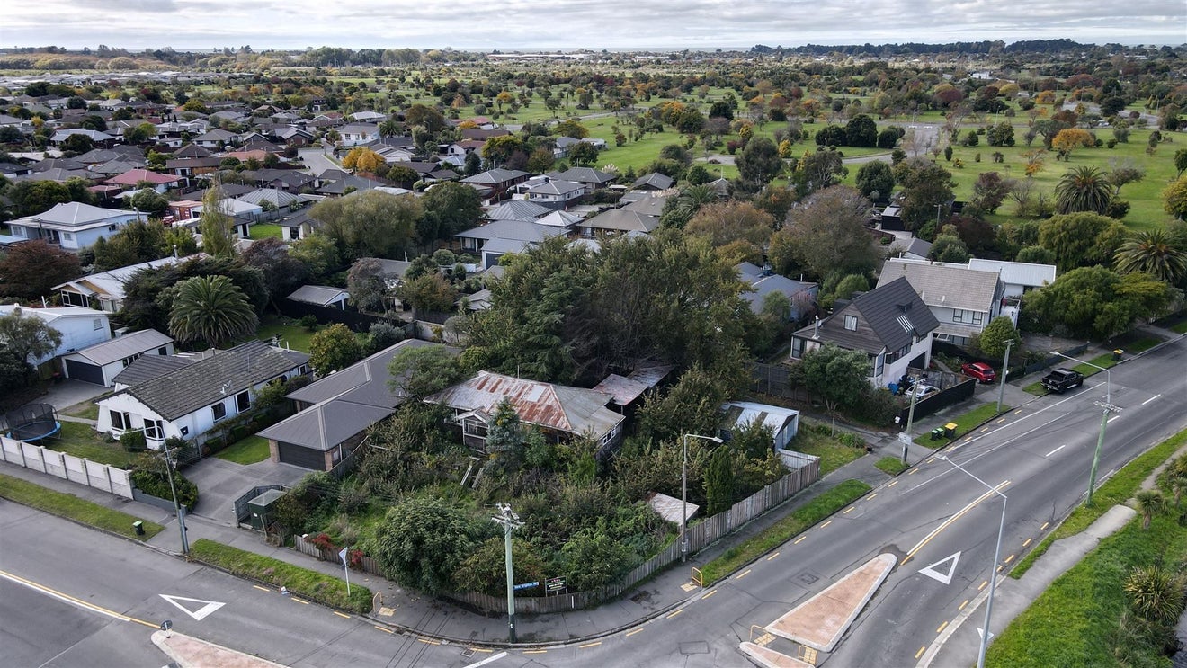 4 Bassett Street, Burwood, Christchurch - Carousel 12