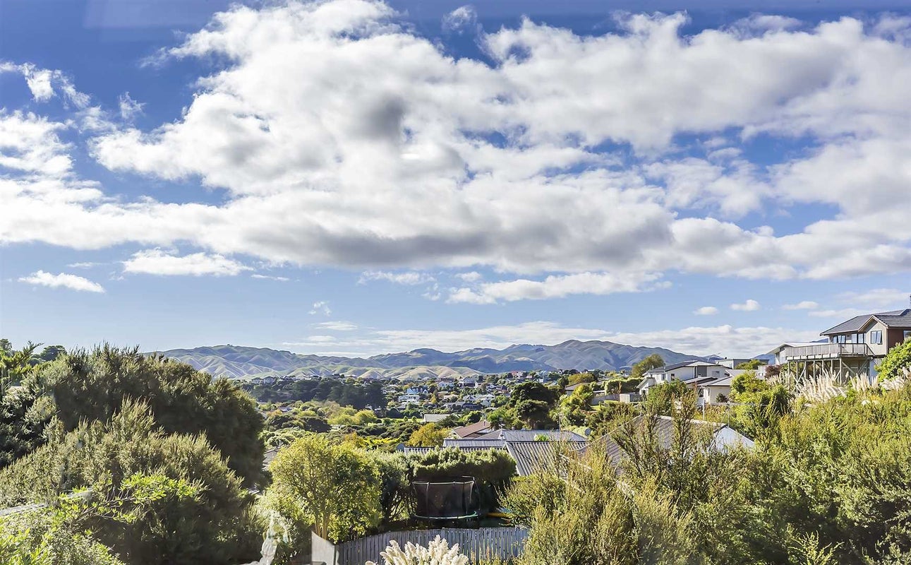 11 Deptford Lane, Whitby, Porirua - Carousel 15