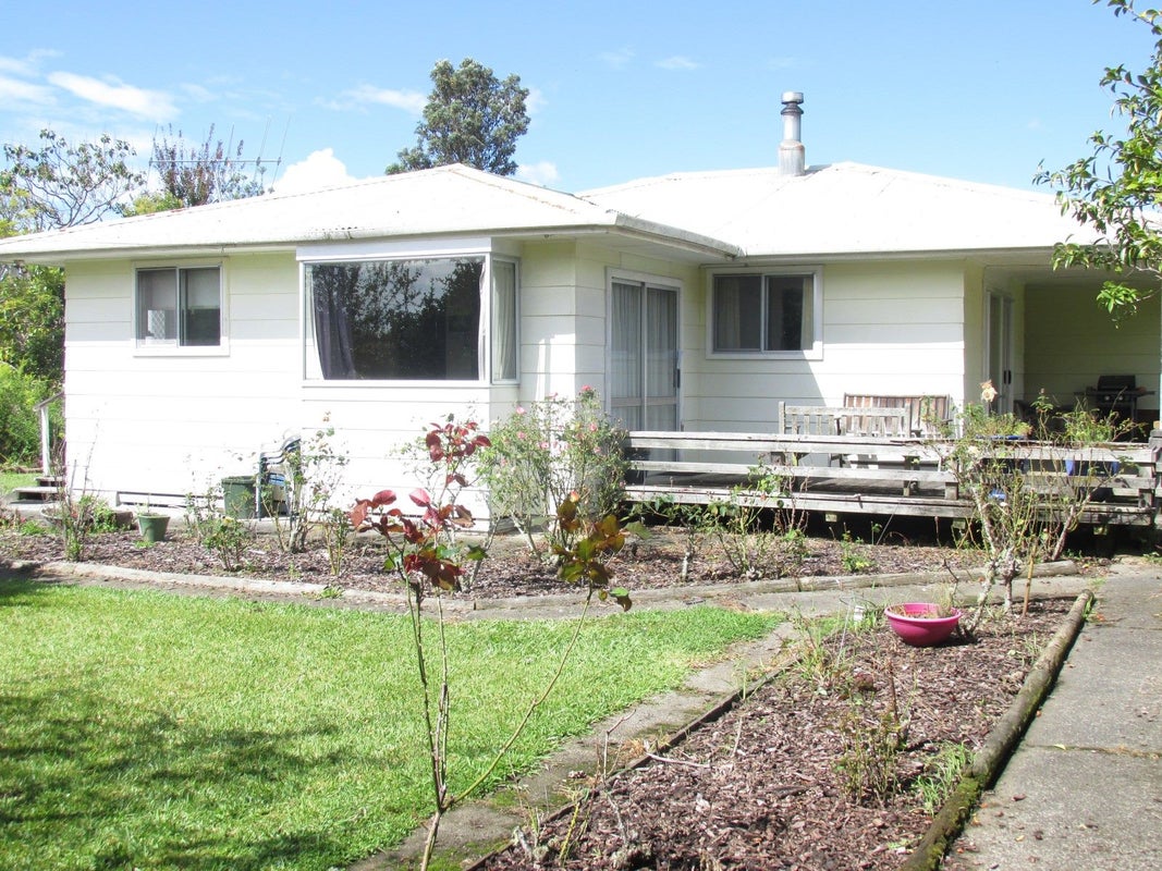 10 Humphries Street, Frasertown, Wairoa - Carousel 1