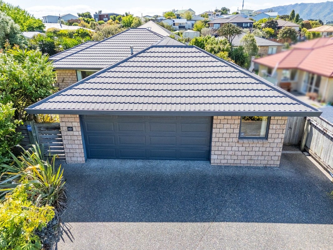 22 Leanne Way, Waikanae Beach, Waikanae - Carousel 2