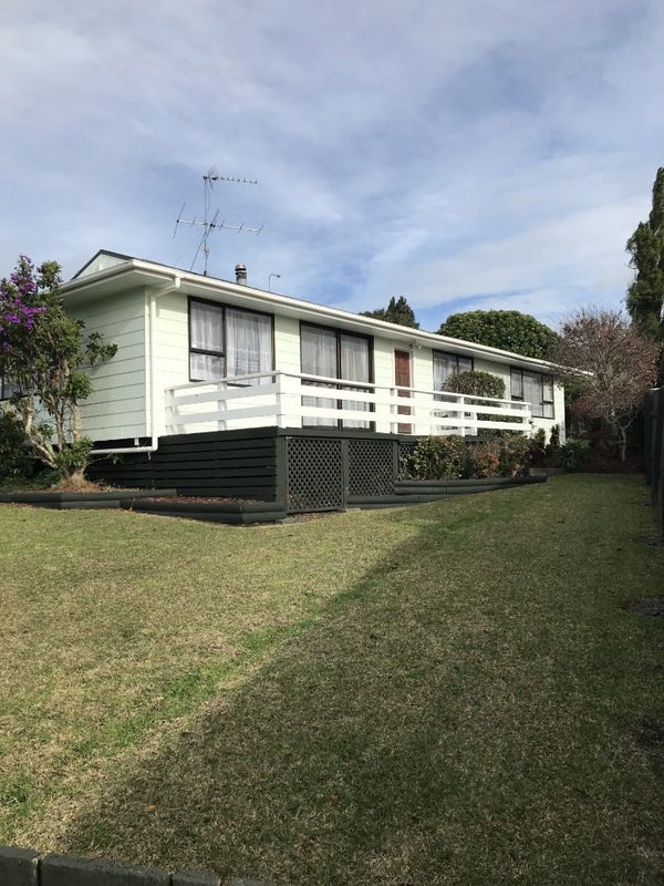 5 Mataura Place, Clover Park, Auckland - Carousel 2
