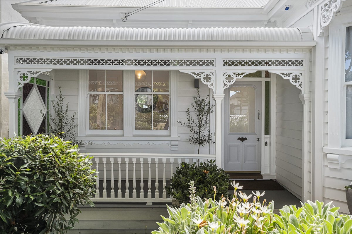 46 Hakanoa Street, Grey Lynn, Auckland - Carousel 2