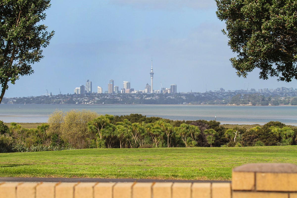 1/470 Te Atatu Road, Te Atatu Peninsula, Auckland - Carousel 29