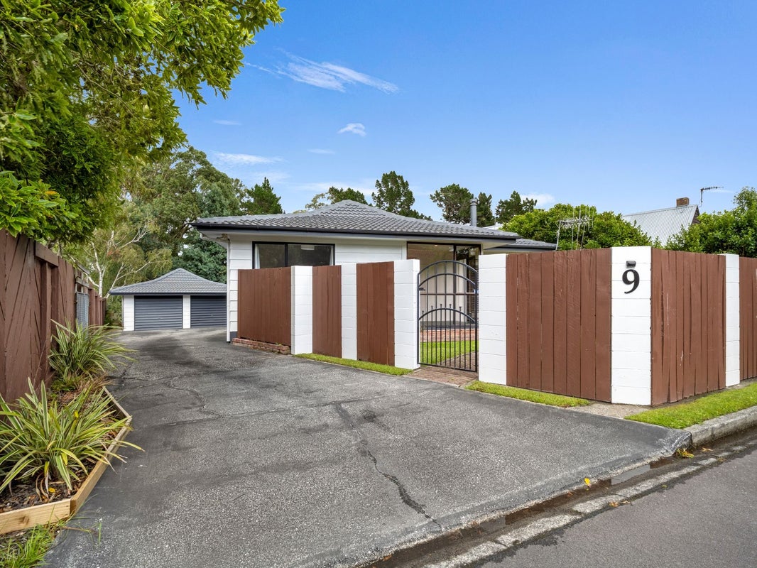 9 Guernsey Place, Fitzherbert, Palmerston North - Carousel 1