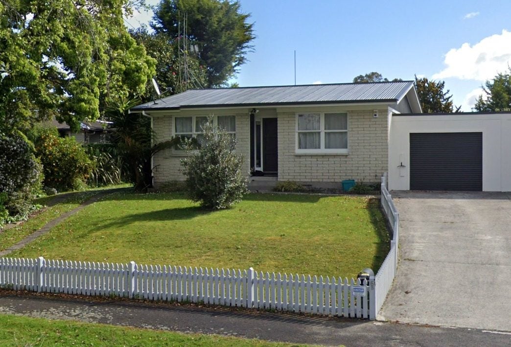 6B Mabian Crescent, Deanwell, Hamilton - Carousel 10