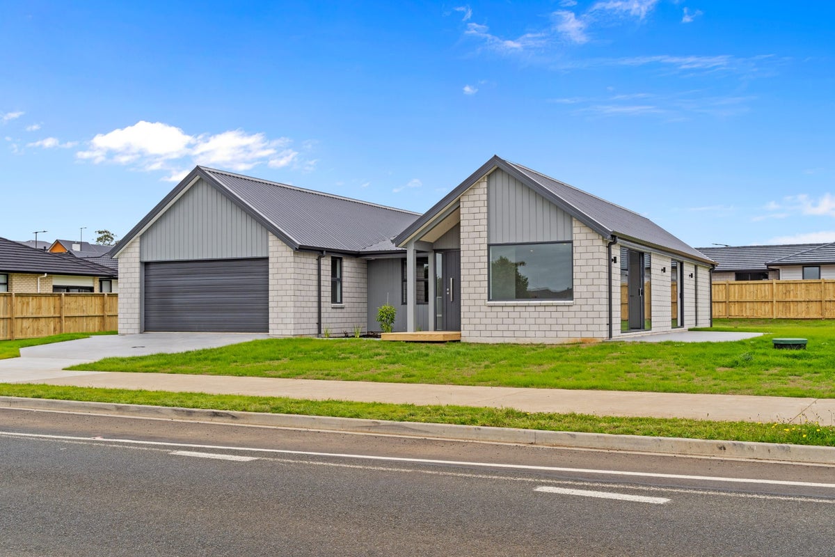 78 Kingseat Road, Patumahoe, Pukekohe - Carousel 2