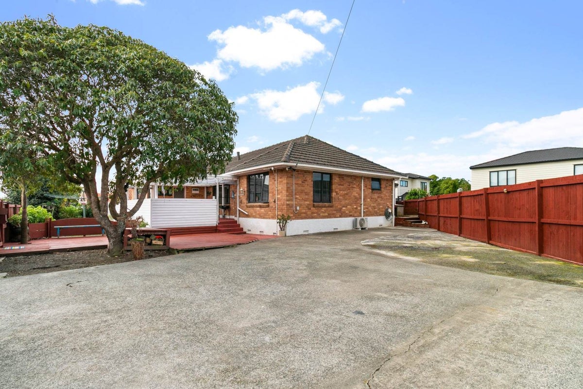82 Metcalfe Road, Ranui, Auckland - Carousel 2