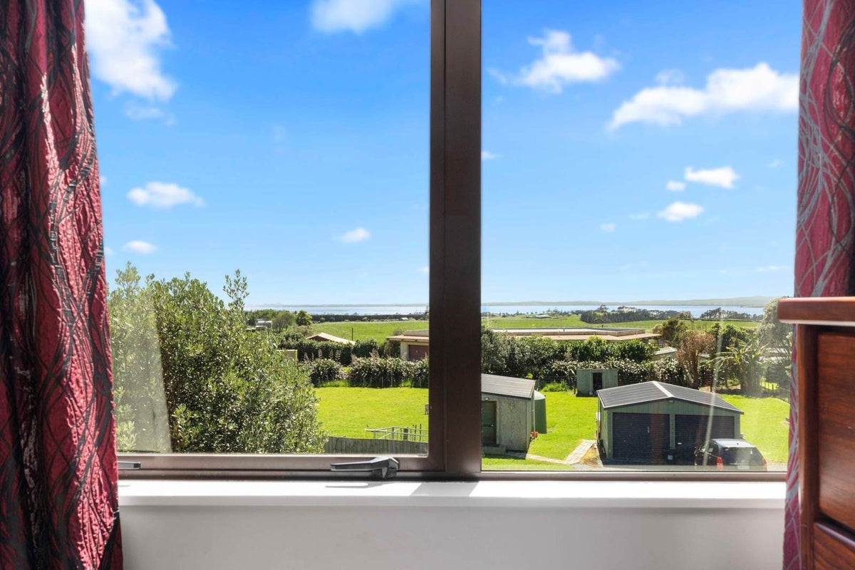 11 Matakawau Road, Waiuku - Carousel 2