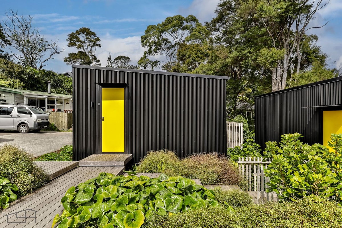 131E Rosier RD, Glen Eden, Waitakere - Carousel 2