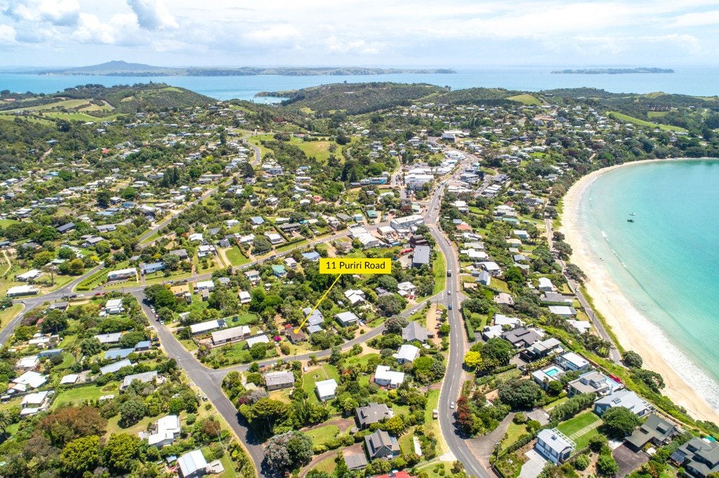 11 Puriri Road, Oneroa, Waiheke Island - Carousel 1