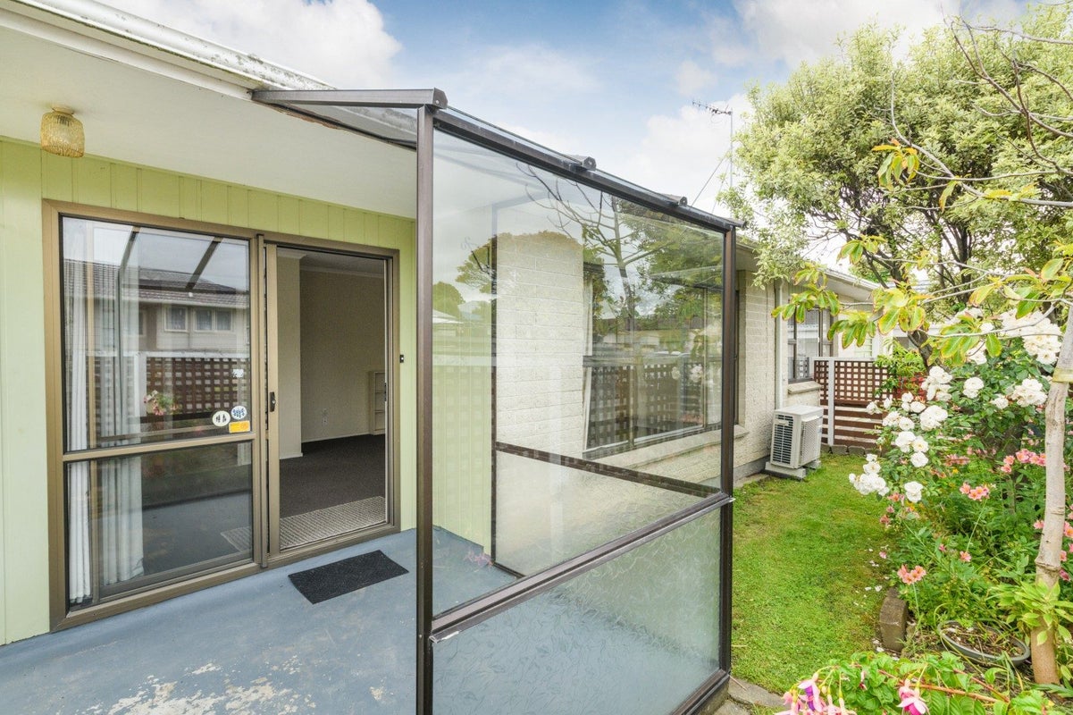 2 Bethel Court, Milson, Palmerston North - Carousel 2