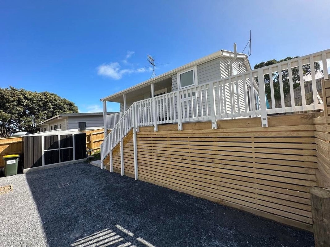 21 William Street, Waikanae Beach, Waikanae - Carousel 2