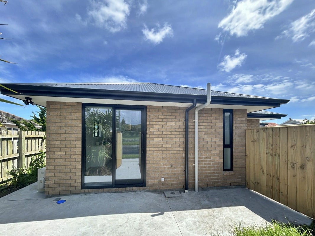 28 Rangiora Street, Castlecliff, Whanganui - Carousel 1