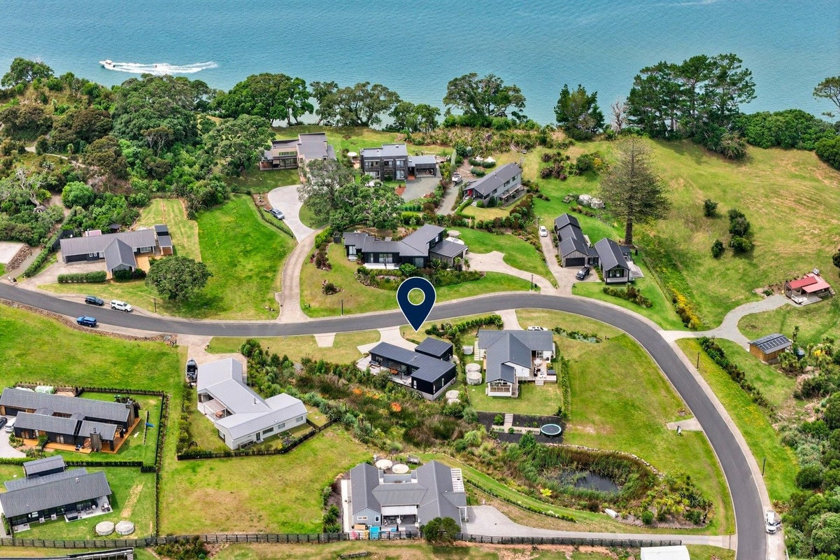 131 Estuary Drive, Mangawhai Heads, Mangawhai - Carousel 2