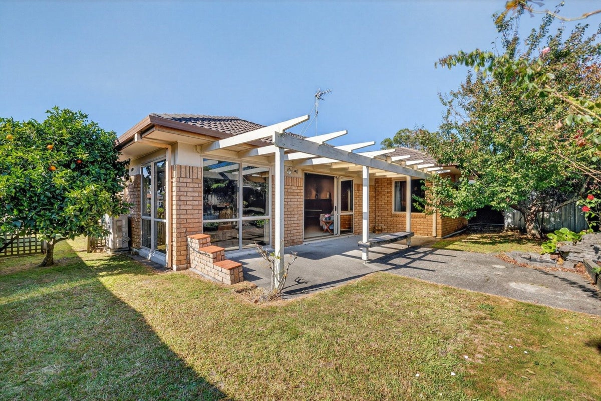 4 Mcleod Place, Papamoa Beach, Papamoa - Carousel 2