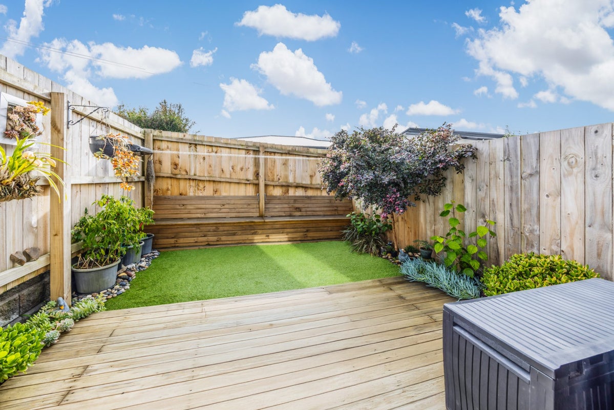 8/6 Hepburn Road, Glendene, Auckland - Carousel 2
