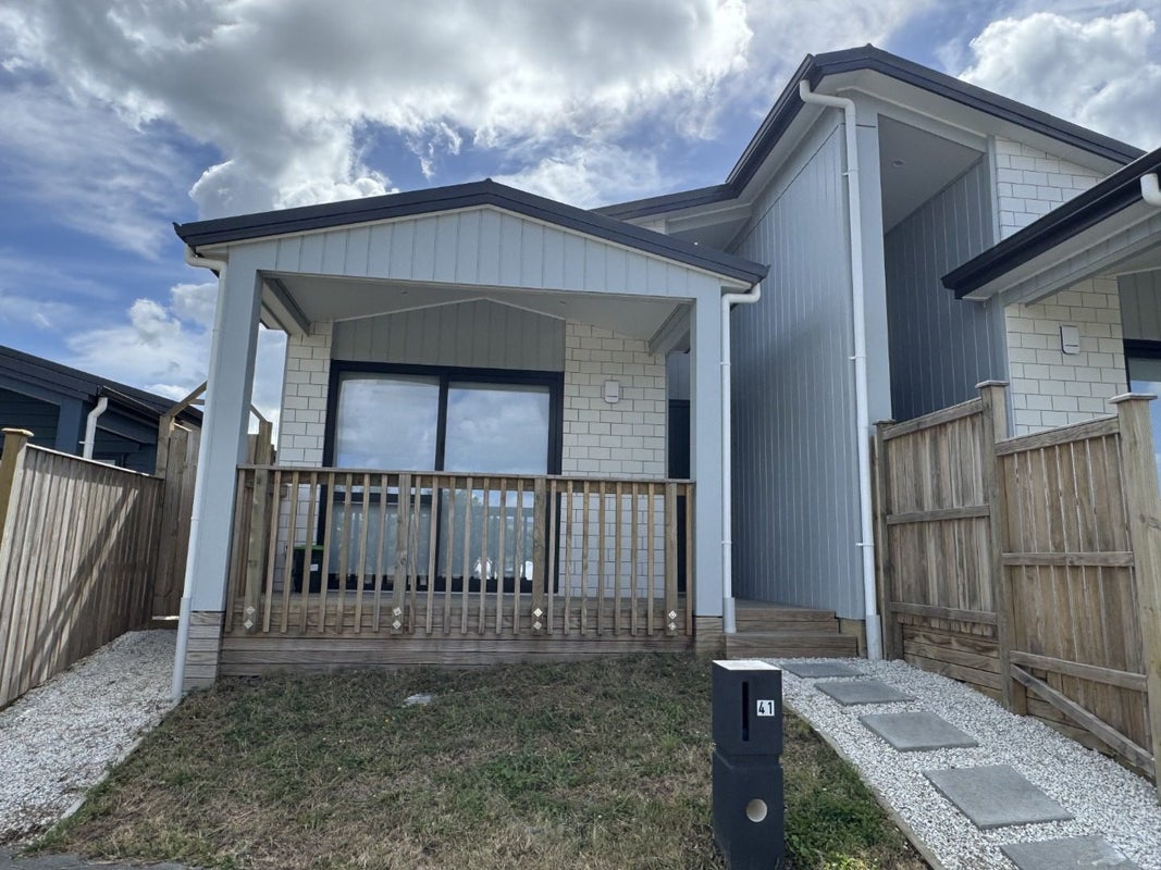 41 Tributary Parade, Karaka, Papakura - Carousel 11