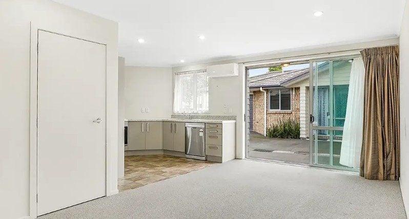 37A Campbell Street, Frankton, Hamilton - Carousel 2