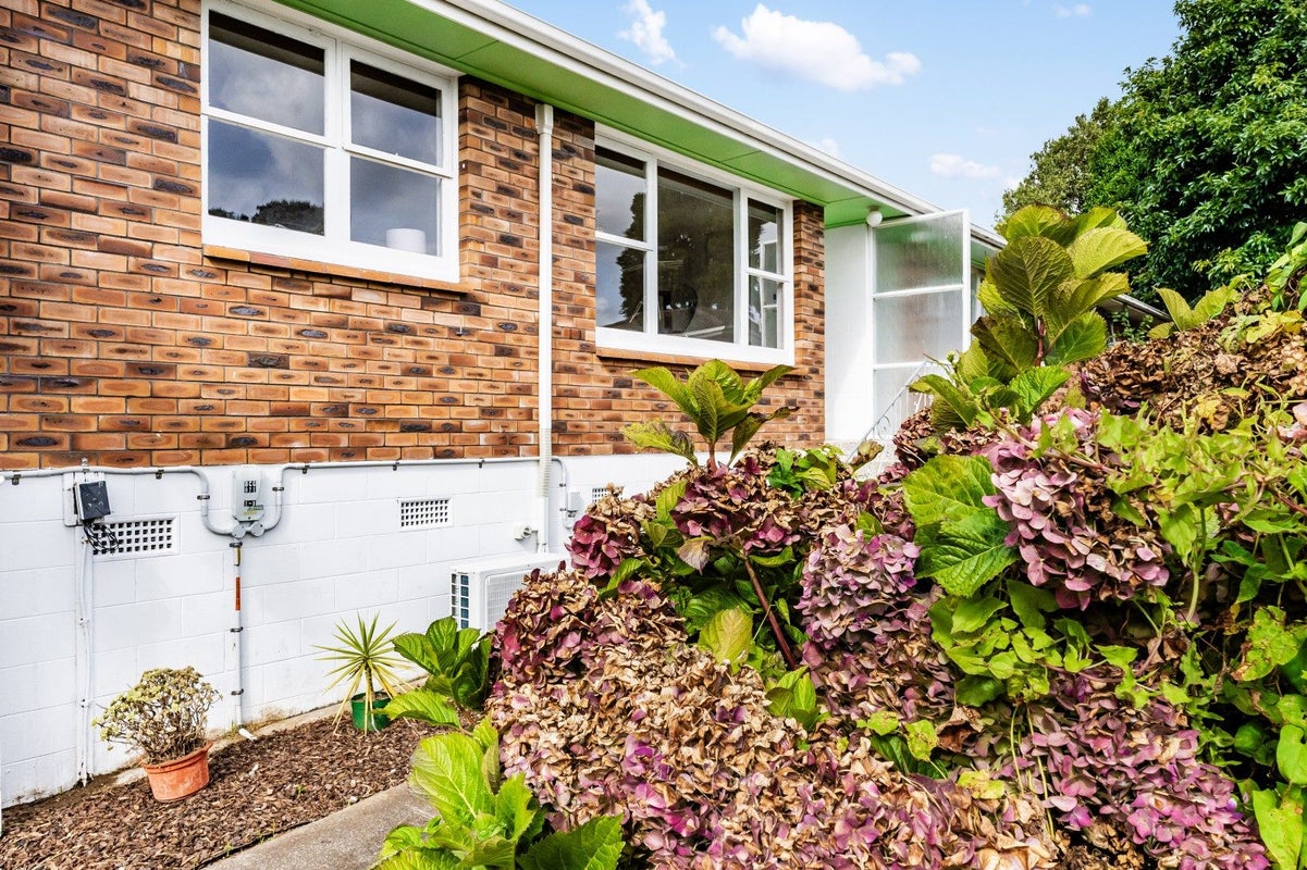 2/28 Inkerman Street, Onehunga, Auckland - Carousel 1