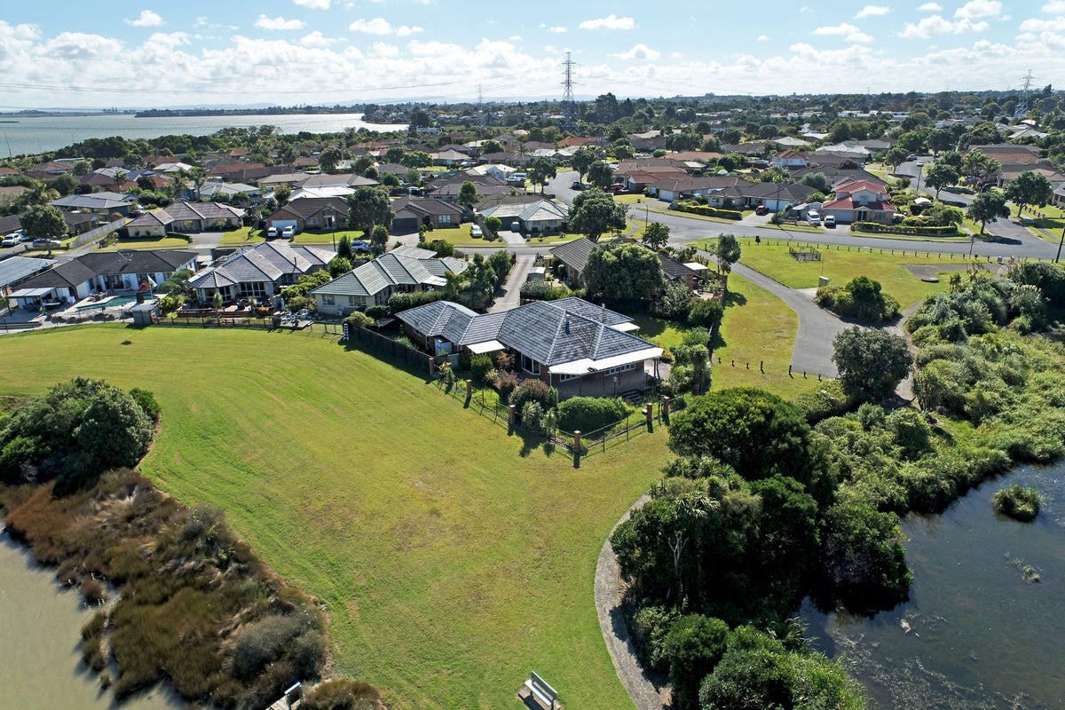 6 Waione Court, Takanini, Auckland - Carousel 1