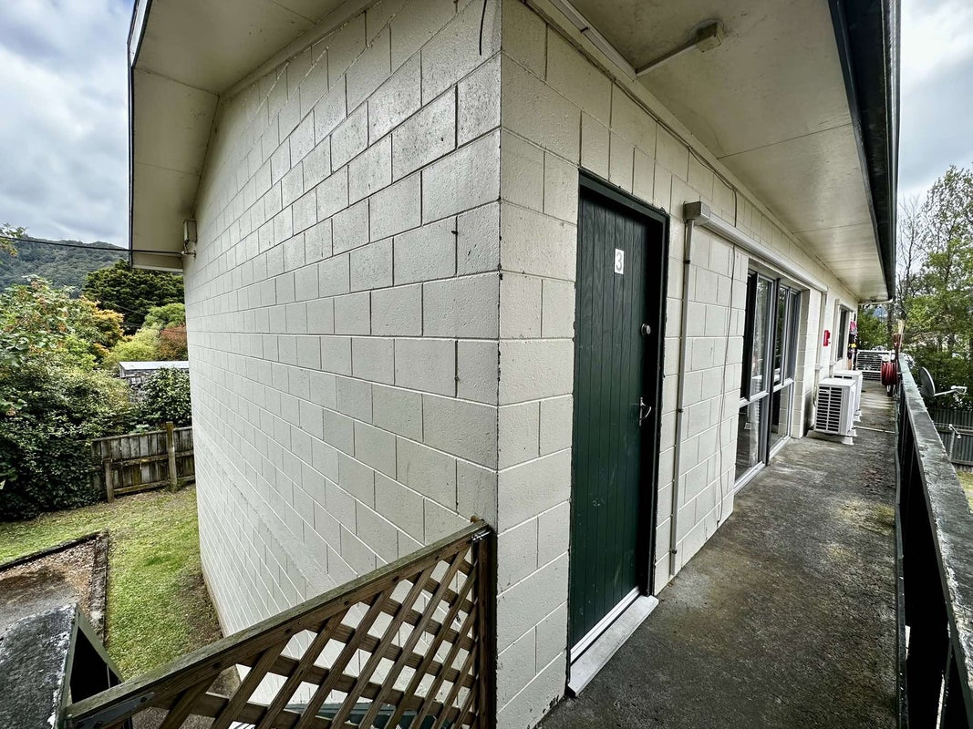 3/12 Wood Street, Wallaceville, Upper Hutt - Carousel 1