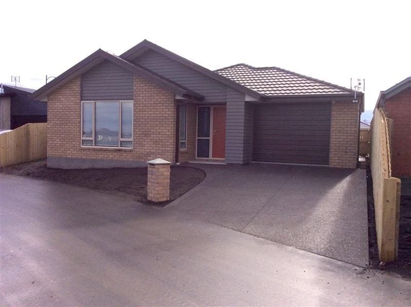 3 Tangy Loch Lane, Broomfield, Christchurch - Carousel 1