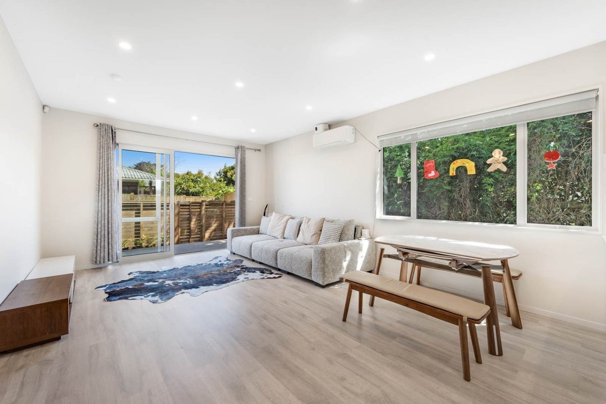 28E Ennismore Road, Mount Albert, Auckland - Carousel 2