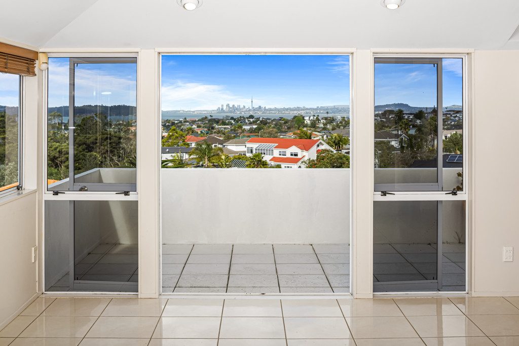 2/23 Bernleigh Terrace, West Harbour, Auckland - Carousel 2