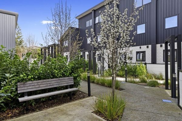 8/10 Avery Grove, Boulcott, Lower Hutt - Carousel 2