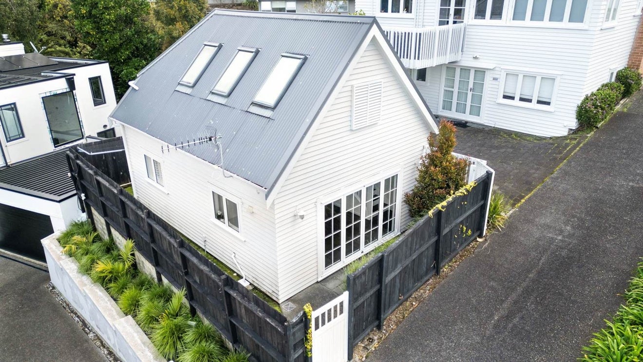 19D Cathedral Place, Parnell, Auckland - Carousel 1