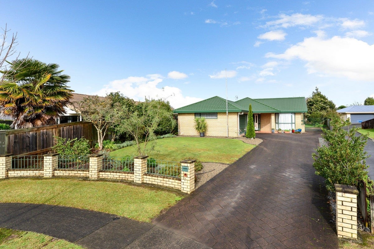 7 Cashmere Place, Flagstaff, Hamilton - Carousel 1