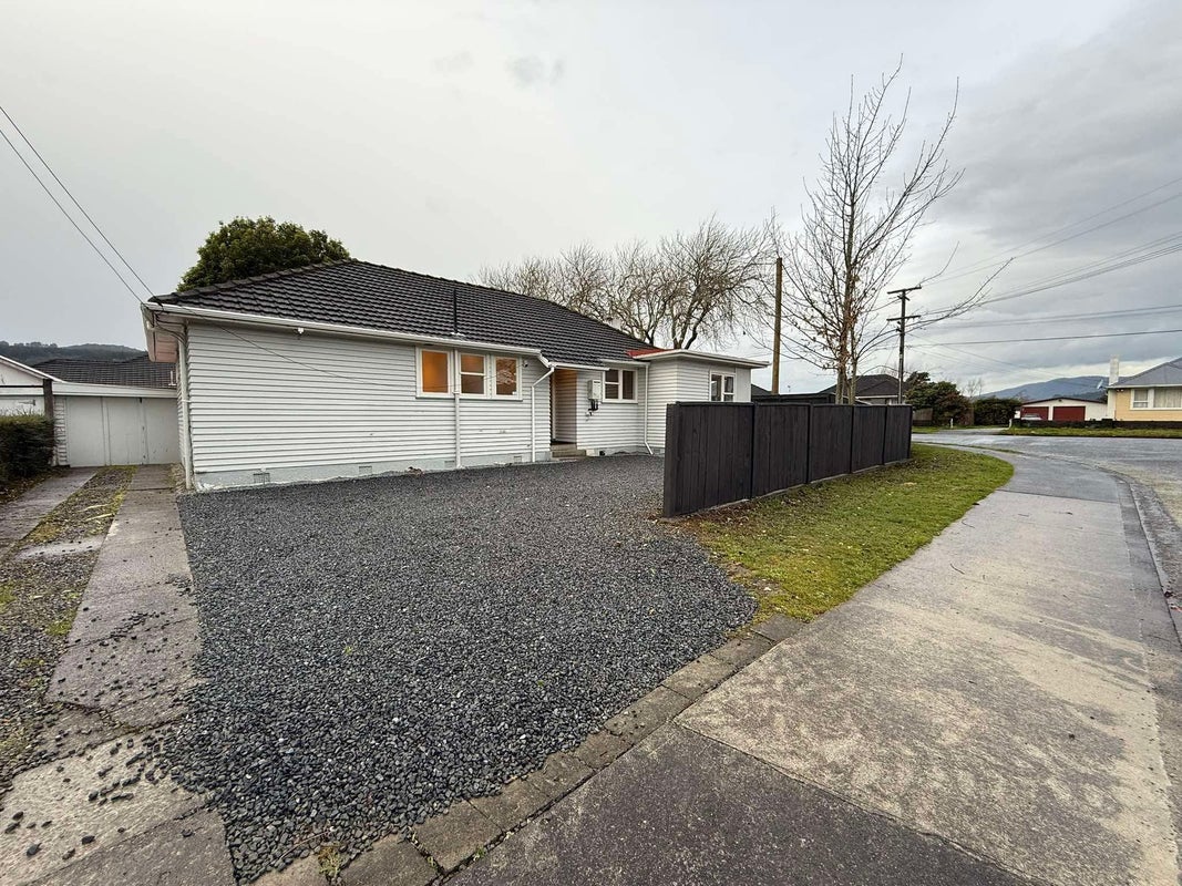21 Clyma Street, Elderslea, Upper Hutt - Carousel 36