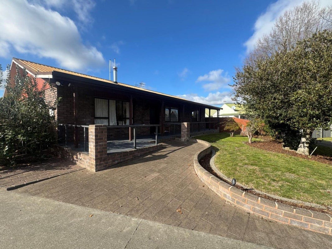 16 Palmer Place, Parkvale, Hastings - Carousel 2